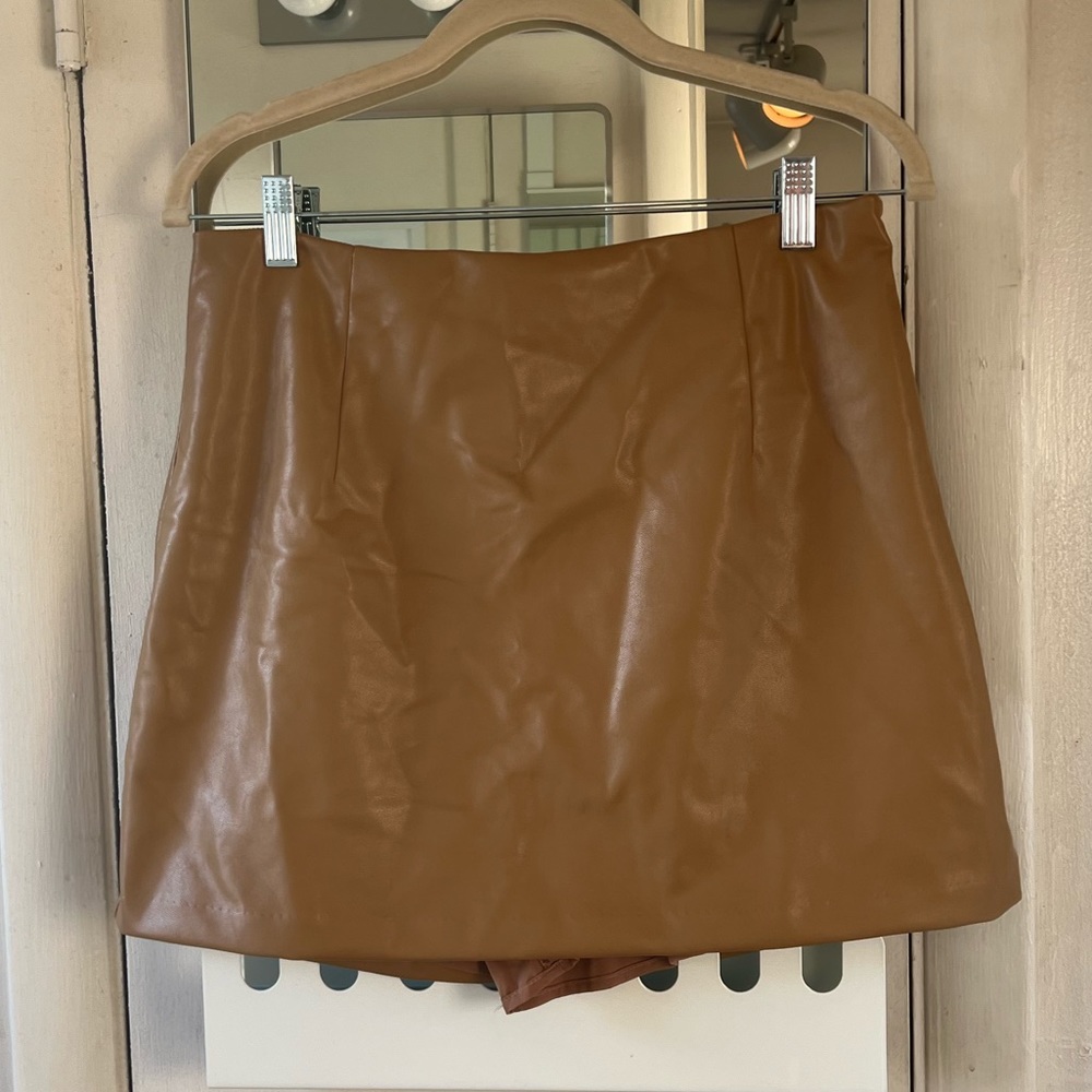 Abercrombie & Fitch tag still on vegan leather mini skirt size M